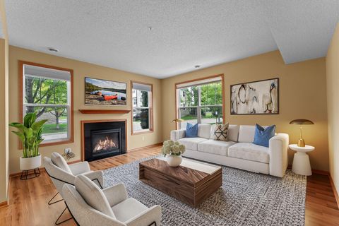 1826 Colonial Lane 4 Chanhassen MN 55317