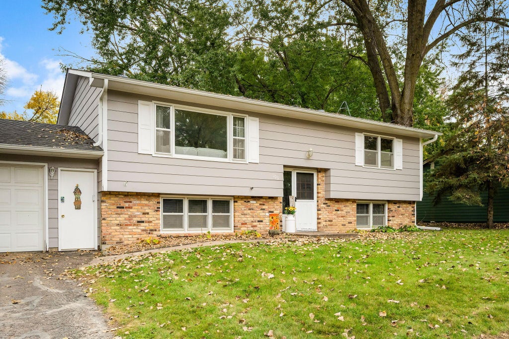 Photo of 109 Oak Avenue SW, Saint Michael, MN 55376 (MLS # 7146414)