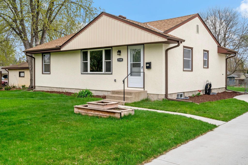 Photo of 7184 Cooper Avenue, Inver Grove Heights, MN 55076 (MLS # 7060998)