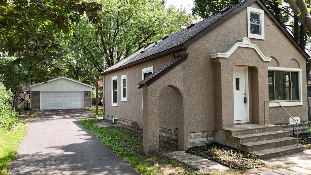 Photo of 4158 Zane Avenue N, Robbinsdale, MN 55422 (MLS # 7152184)