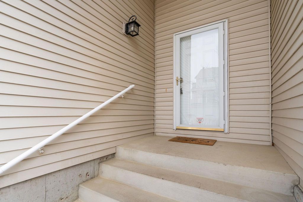 Photo of 955 Santa Vera Drive, Chanhassen, MN 55317 (MLS # 7038032)