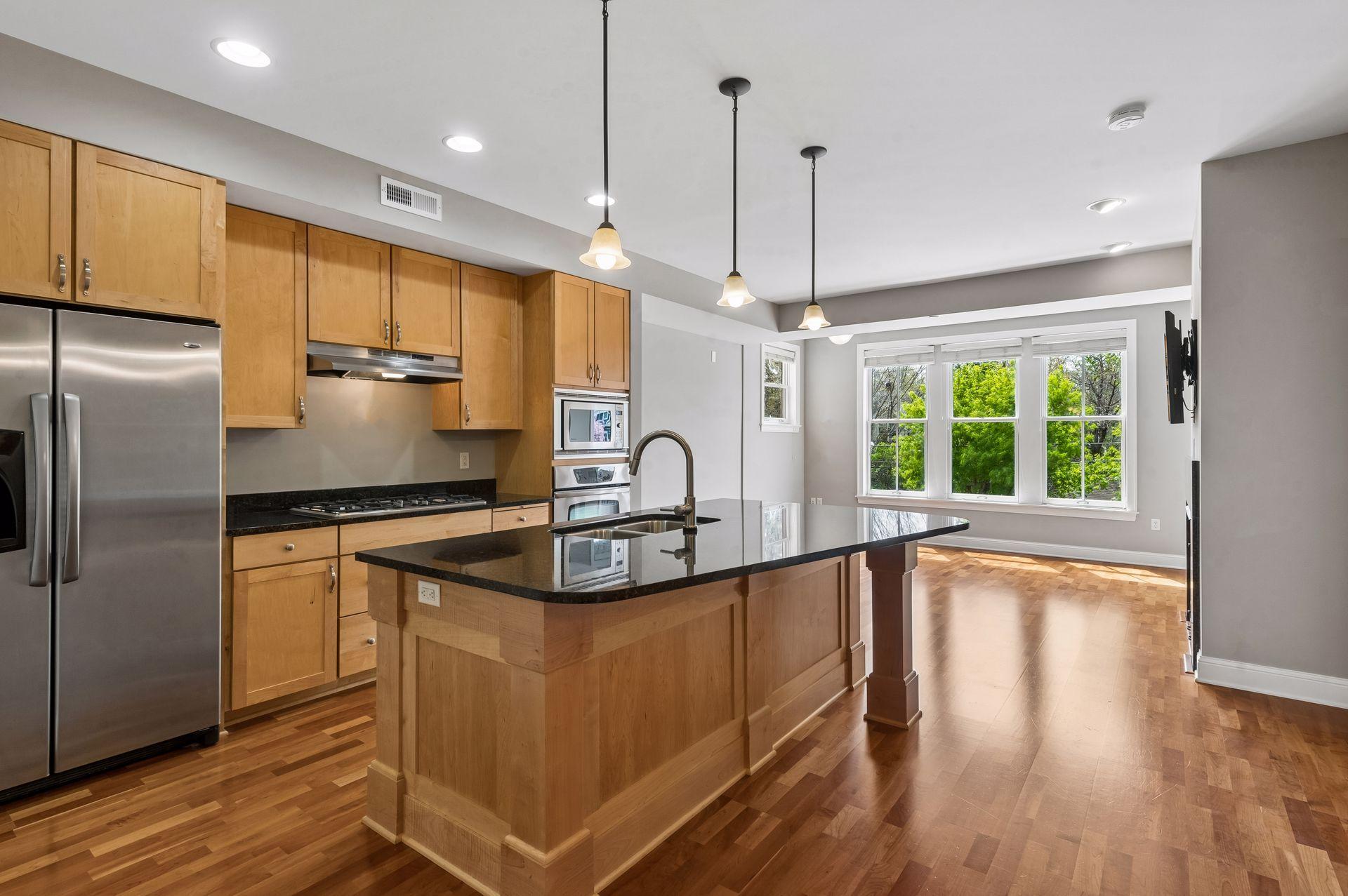 1060 Grand Avenue 202
