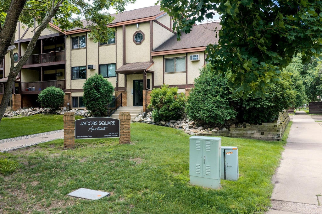 Photo of 835 Driftwood Drive, Saint Cloud, MN 56303 (MLS # 7154981)