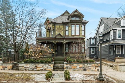 283 Avon Street N Saint Paul MN 55104