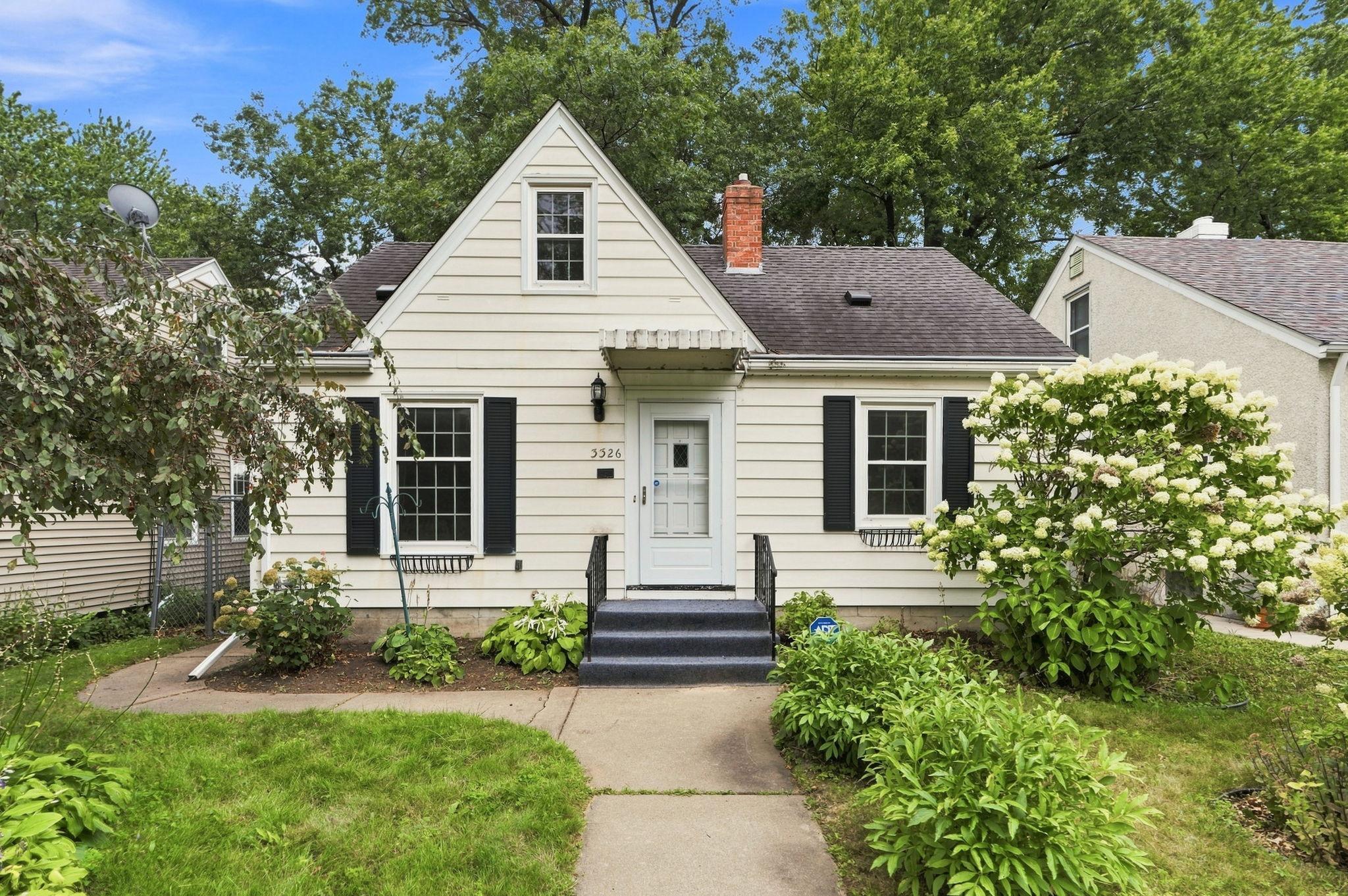 3326 Lincoln Street NE