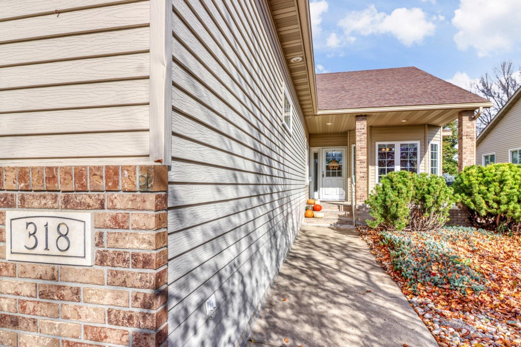 Photo of 318 44th Avenue S, Moorhead, MN 56560 (MLS # 7165963)