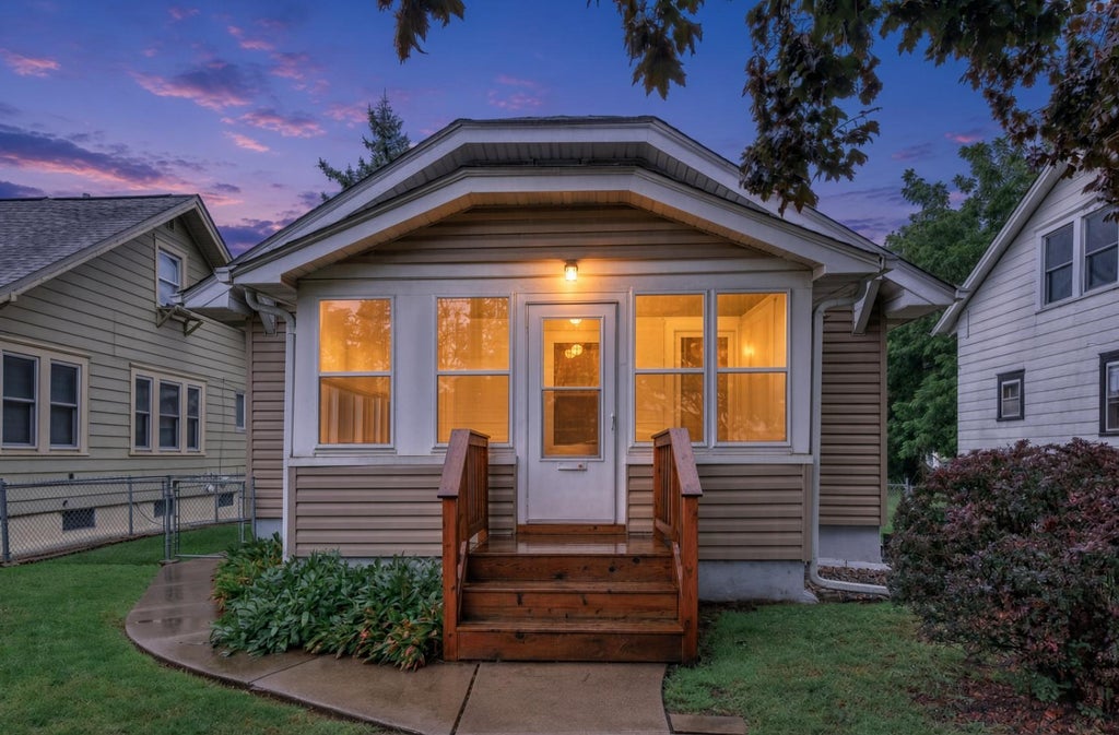 Photo of 300 Van Buren Avenue, Saint Paul, MN 55103 (MLS # 7166026)