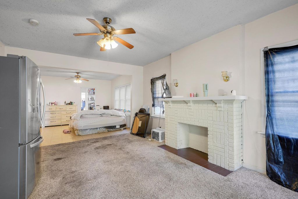 Photo of 918 Queen Avenue N, Minneapolis, MN 55411 (MLS # 7013334)