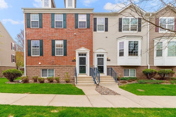 15726 FRISIAN LN, SAINT PAUL, MN 55124 - Image 79fab3e29aeb29feafdbcdaa488f009f/1051328532