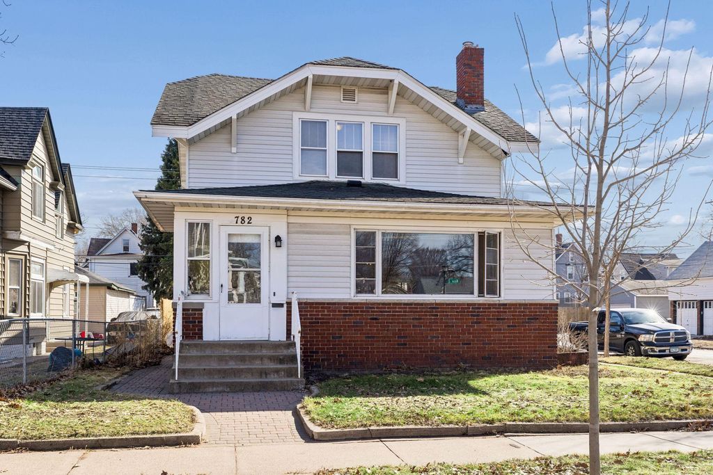 Photo of 782 Rose Avenue E, Saint Paul, MN 55106 (MLS # 7023601)