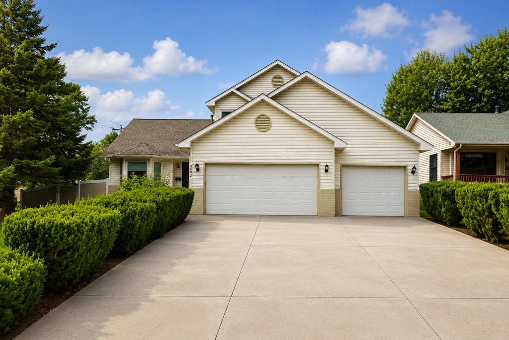 Photo of 4602 Pierce Street NE, Columbia Heights, MN 55421 (MLS # 7121070)