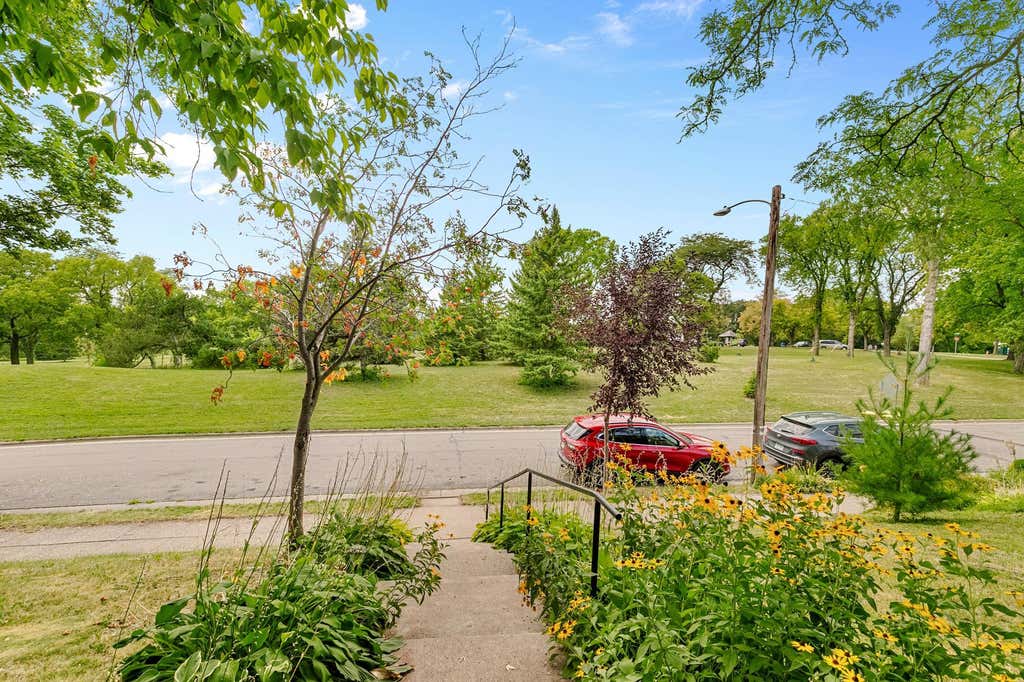 Photo of 2510 Vincent Avenue N, Minneapolis, MN 55411 (MLS # 7133307)