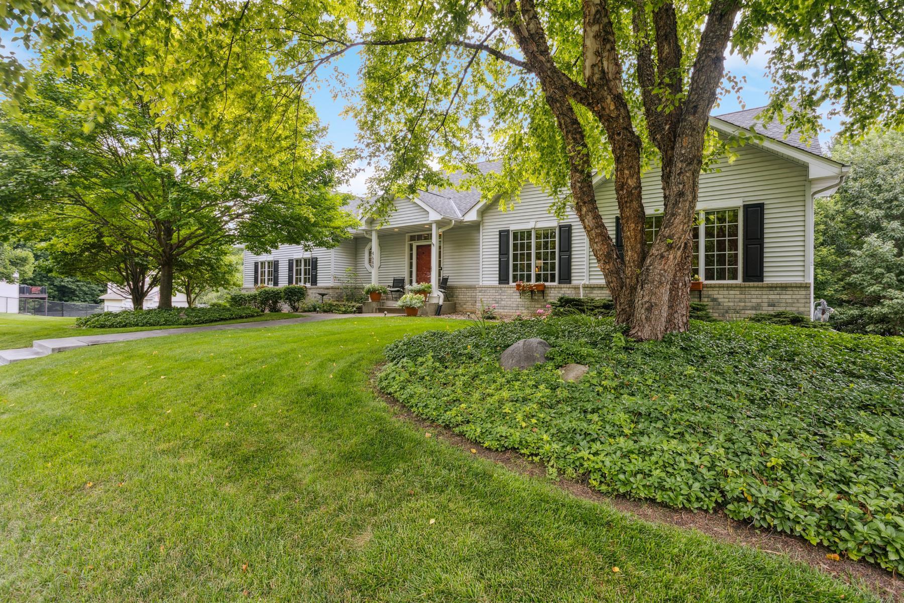 4680 Hummingbird Trail NE