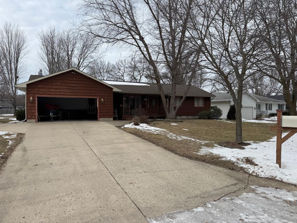 Photo of 1807 Brookside Drive, Albert Lea, MN 56007 (MLS # 7007915)