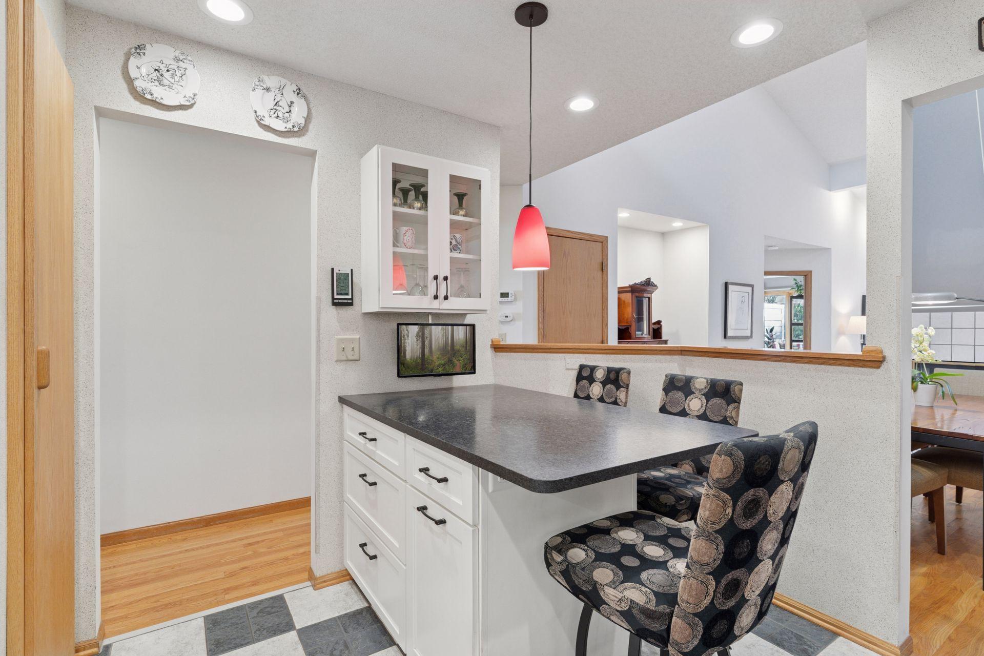 6833 W 82nd Street