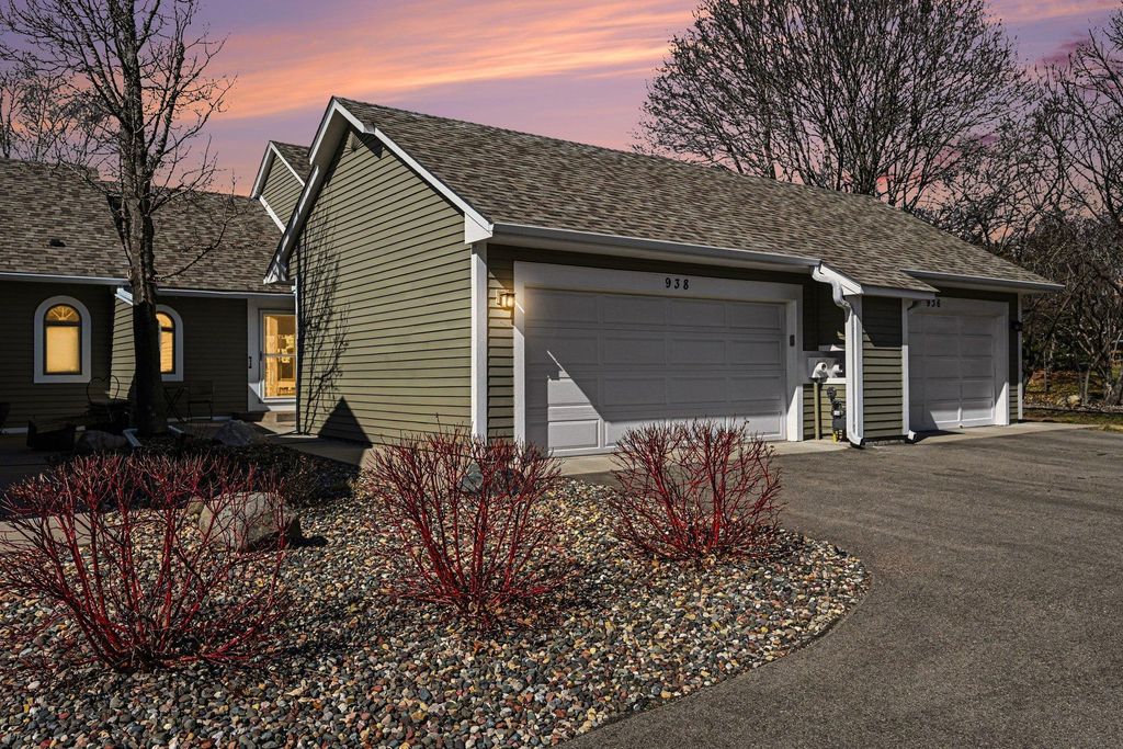 Photo of 938 Winterberry Drive, Woodbury, MN 55125 (MLS # 7033517)