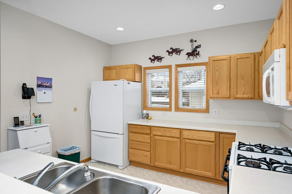 Photo of 1373 5th Street E, Saint Paul, MN 55106 (MLS # 6826306)