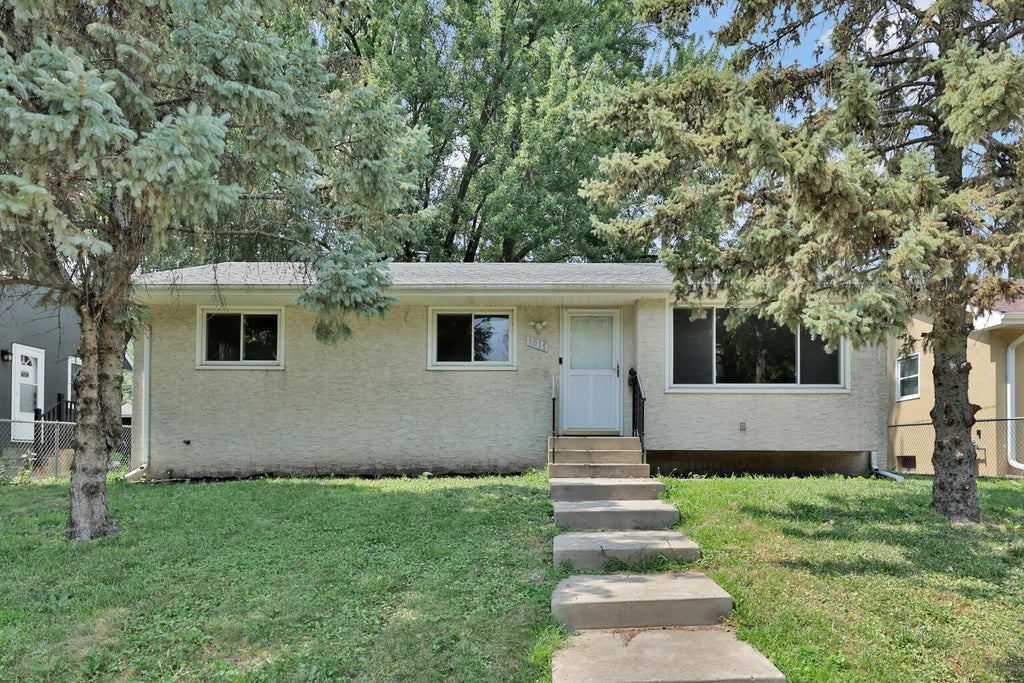 Photo of 1017 Livingston Avenue, West Saint Paul, MN 55118 (MLS # 7149104)