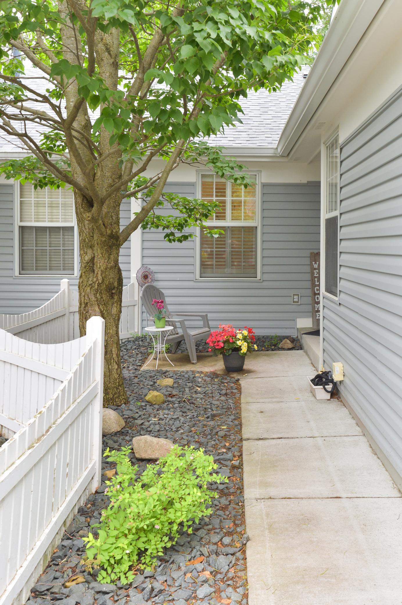 1262 Pond View Lane