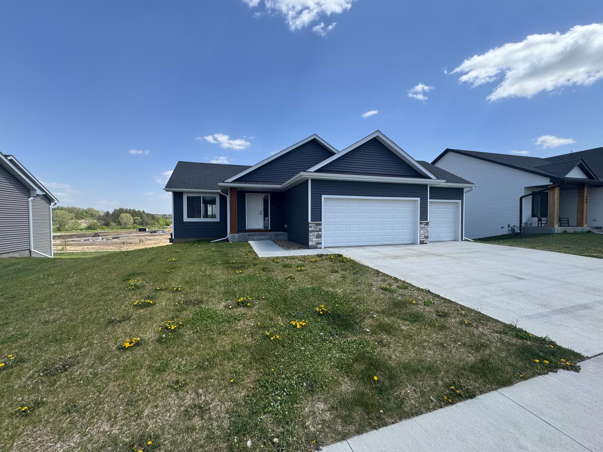 168 Stonelake Drive SE