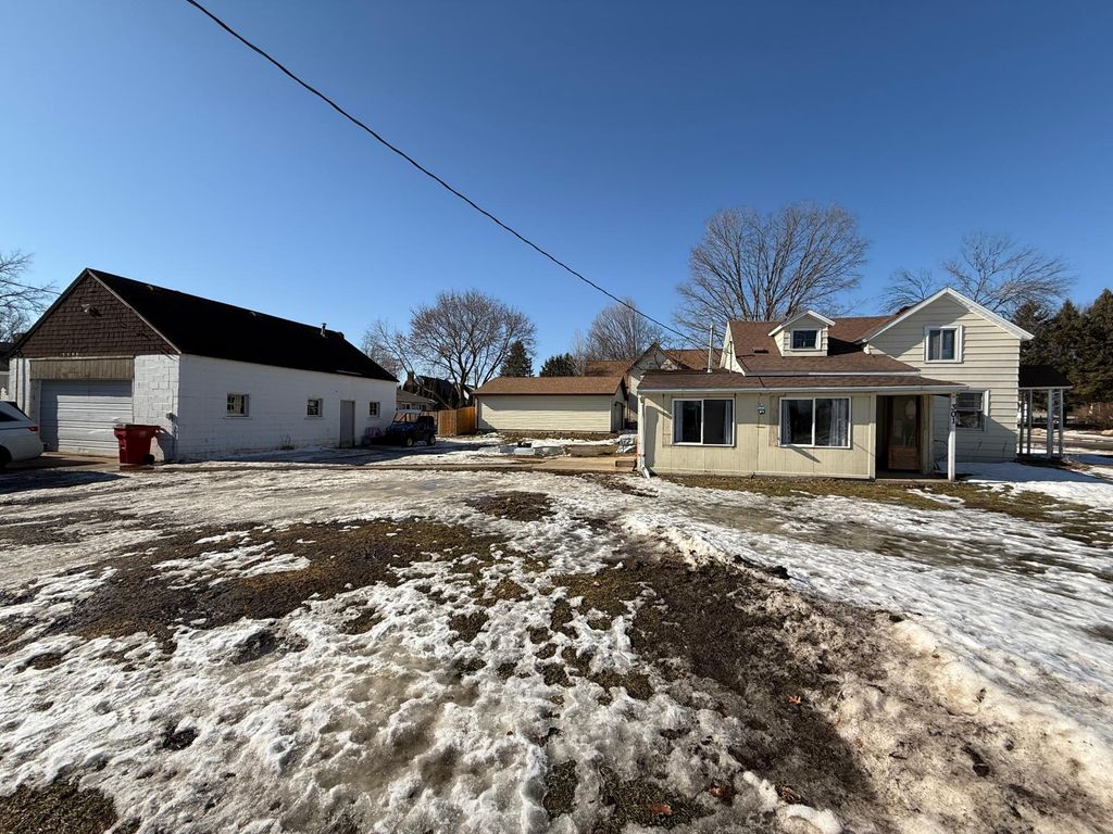 Photo of 301 4th Street SW, Pine Island, MN 55963 (MLS # 7020880)