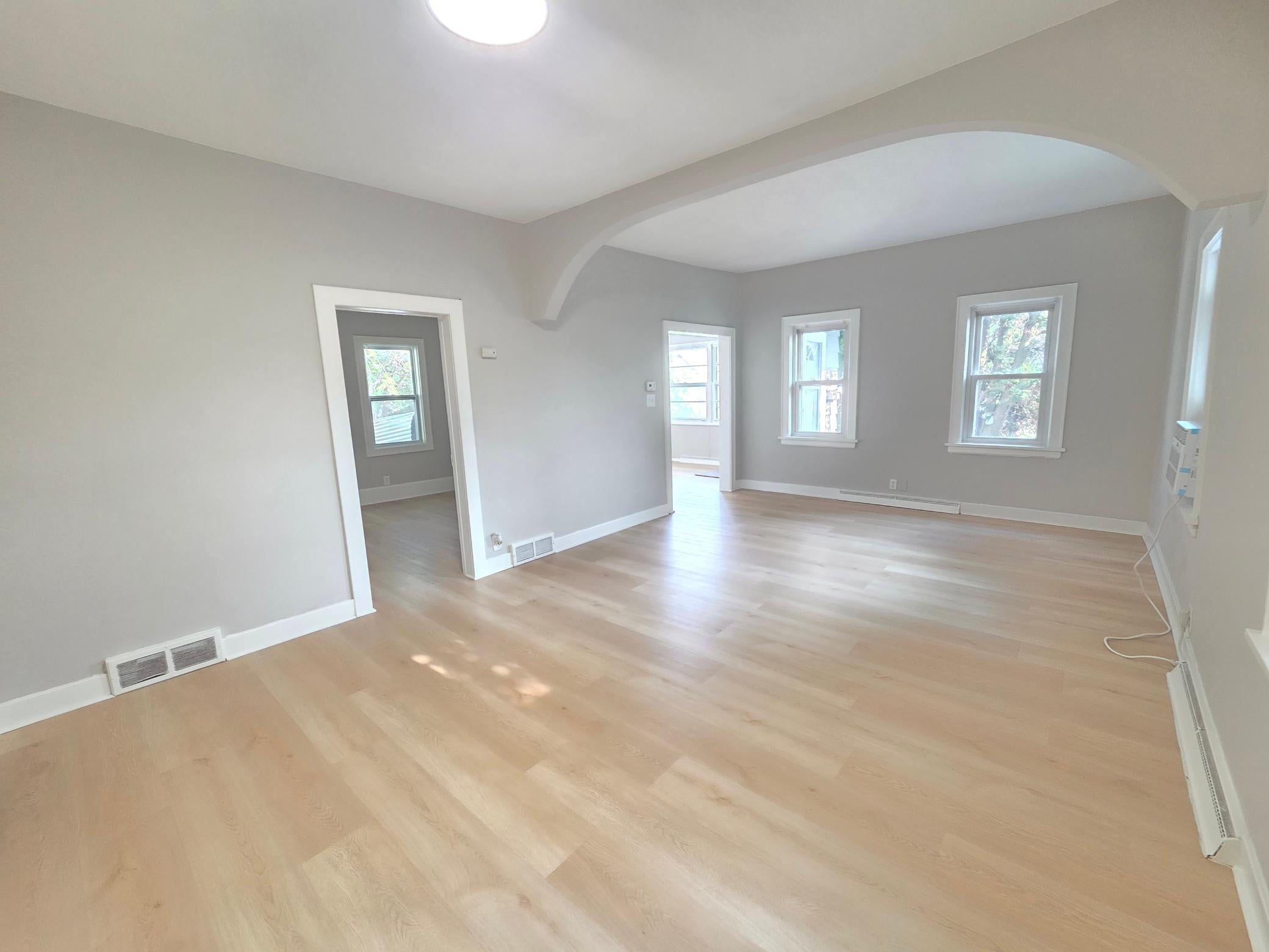 712 Maple Street W