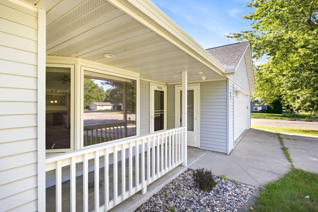 Photo of 1602 Mcleod Avenue N, Glencoe, MN 55336 (MLS # 7134303)