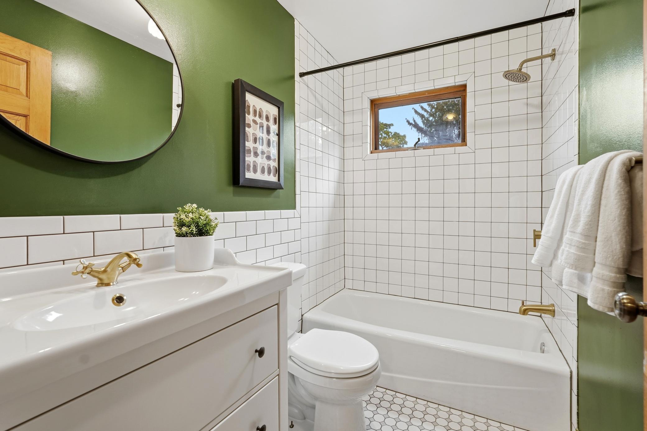 2324 Milwaukee Avenue 2324