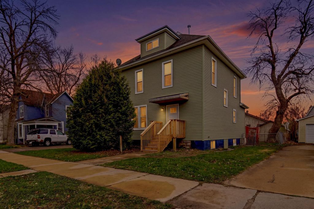 Photo of 401 3rd Avenue SW, Austin, MN 55912 (MLS # 7055345)