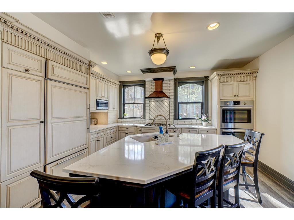 418 Holcombe Street S