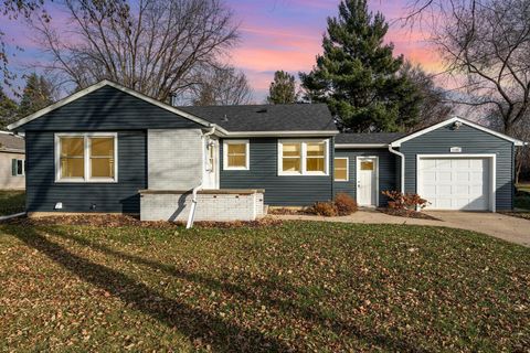 Photo of 1105 College Street, Northfield, MN 55057 (MLS # 6820320)
