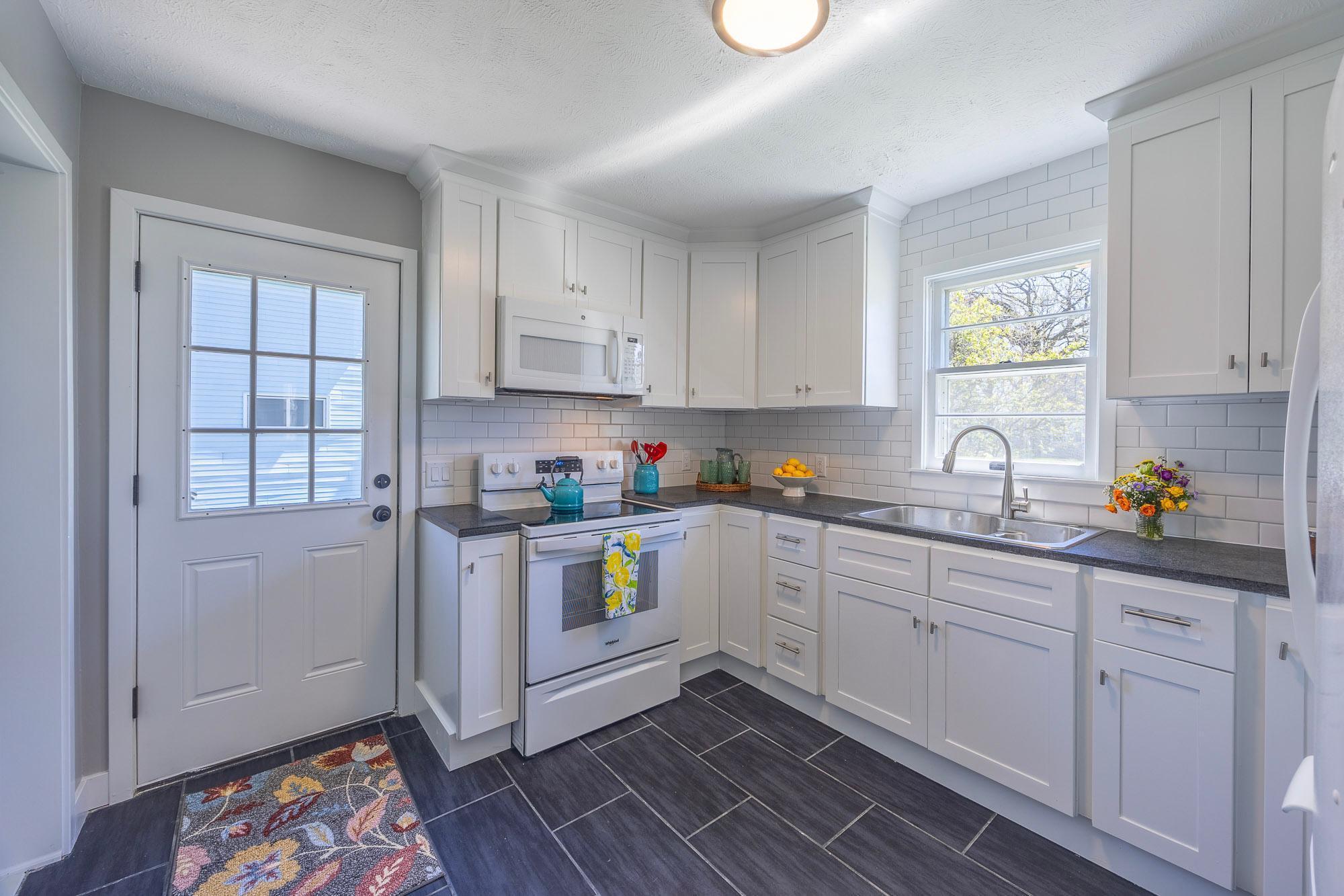 7524 Edgebrook Drive
