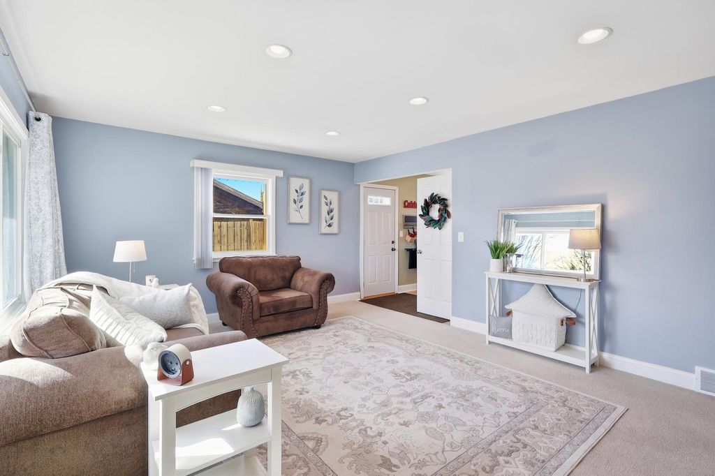 Photo of 8412 4th Avenue S, Bloomington, MN 55420 (MLS # 7053635)