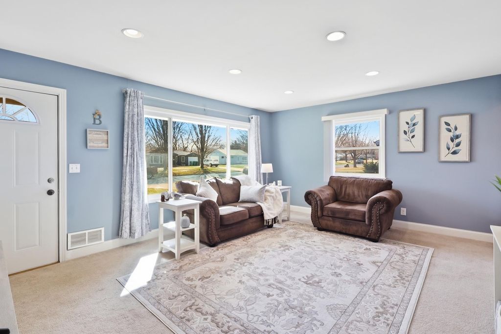 Photo of 8412 4th Avenue S, Bloomington, MN 55420 (MLS # 7053635)