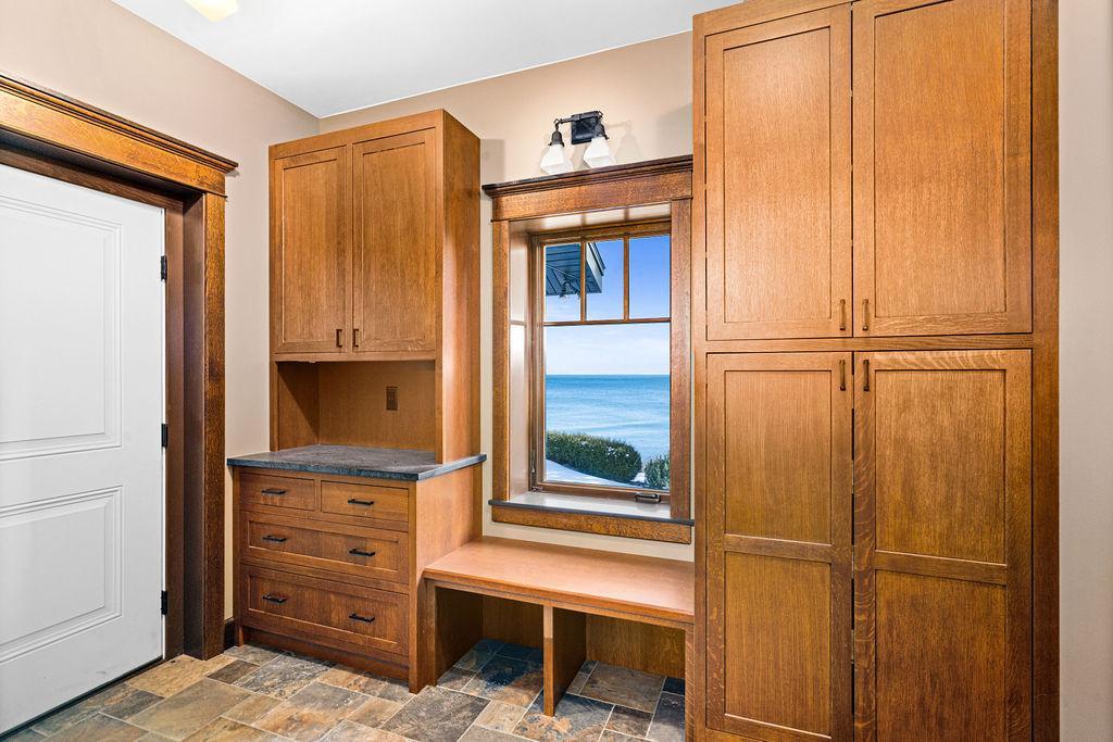 Duluth, Minnesota, 55804, United States, 2 Bedrooms Bedrooms, ,2 BathroomsBathrooms,Residential,Active,2032415