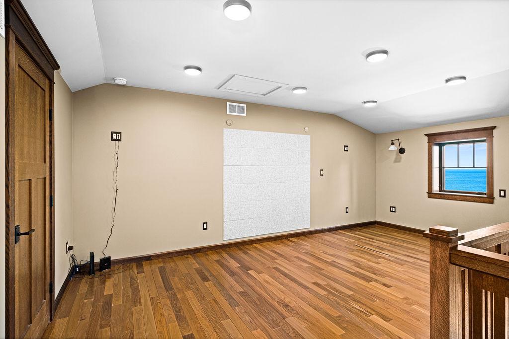 Duluth, Minnesota, 55804, United States, 2 Bedrooms Bedrooms, ,2 BathroomsBathrooms,Residential,Active,2032415