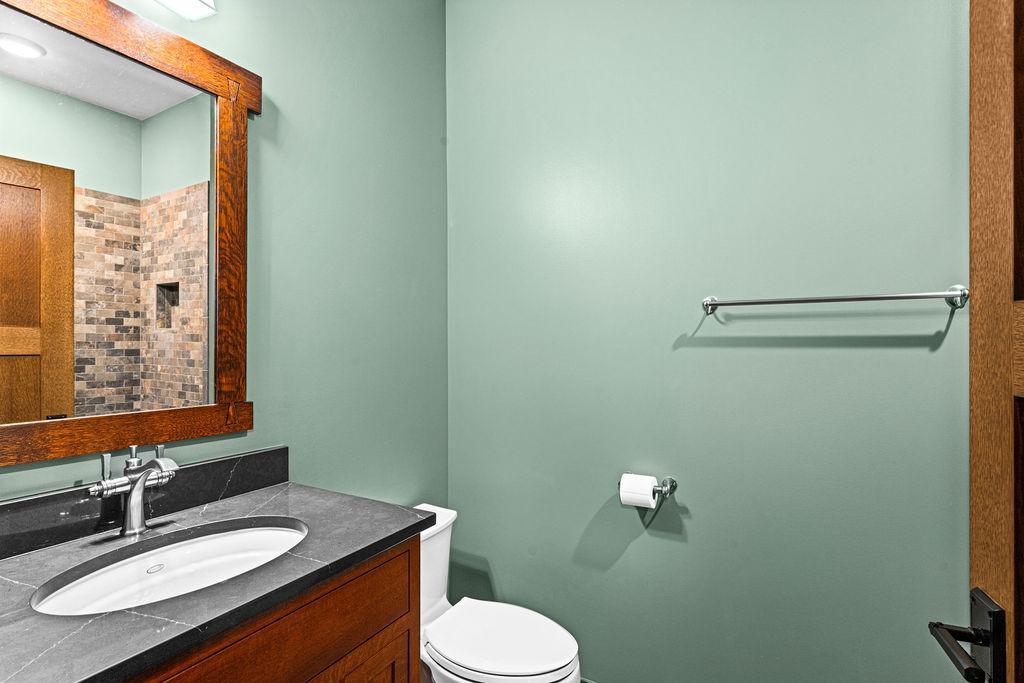 Duluth, Minnesota, 55804, United States, 2 Bedrooms Bedrooms, ,2 BathroomsBathrooms,Residential,Active,2032415