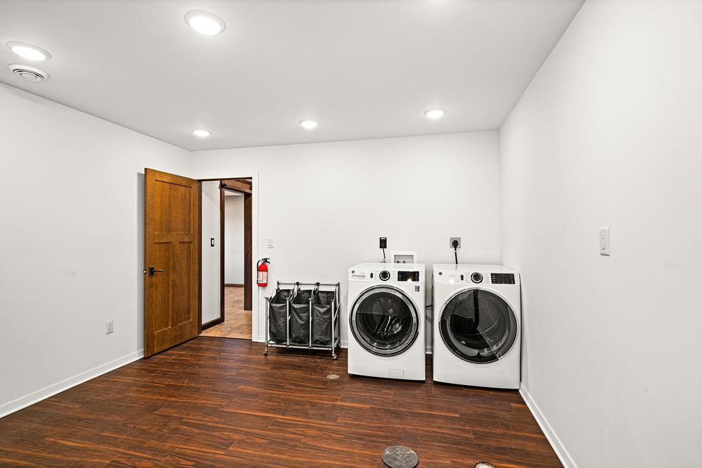 Duluth, Minnesota, 55804, United States, 2 Bedrooms Bedrooms, ,2 BathroomsBathrooms,Residential,Active,2032415