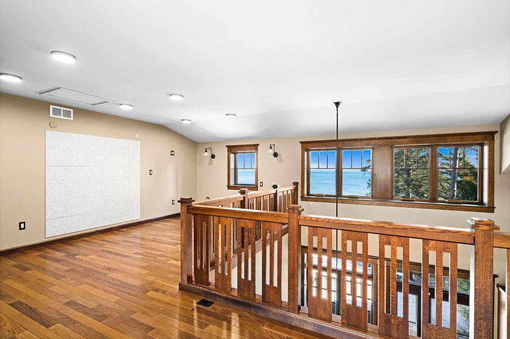 Duluth, Minnesota, 55804, United States, 2 Bedrooms Bedrooms, ,2 BathroomsBathrooms,Residential,Active,2032415