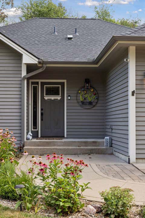 Tiny photo for 2041 Oakridge Street, Saint Paul, MN 55119 (MLS # 7117527)