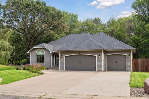 Tiny photo for 2041 Oakridge Street, Saint Paul, MN 55119 (MLS # 7117527)