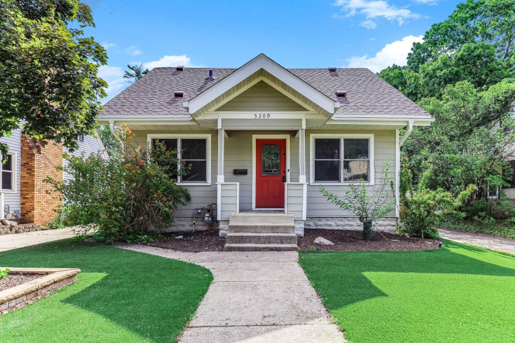 Photo of 5309 Xerxes Avenue S, Minneapolis, MN 55410 (MLS # 7151263)