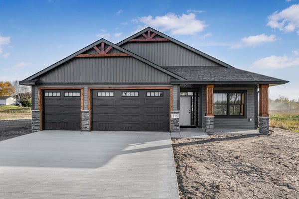 713 DAVID WAY NE, ISANTI, MN 55040 - Image 7a8b1b7656c7371ad8ff43bf2c8b007f/2139135346