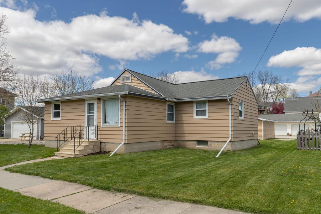 Photo of 409 Main Street SW, Preston, MN 55965 (MLS # 7065435)