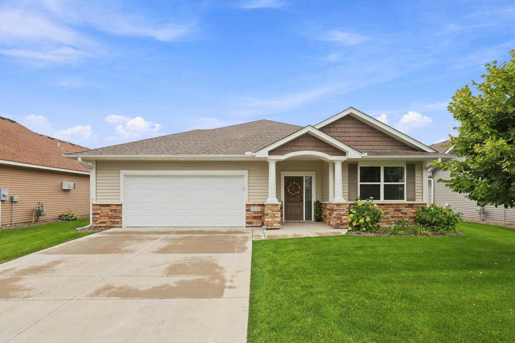 Photo of 7170 Queens Court NE, Elk River, MN 55330 (MLS # 7122964)