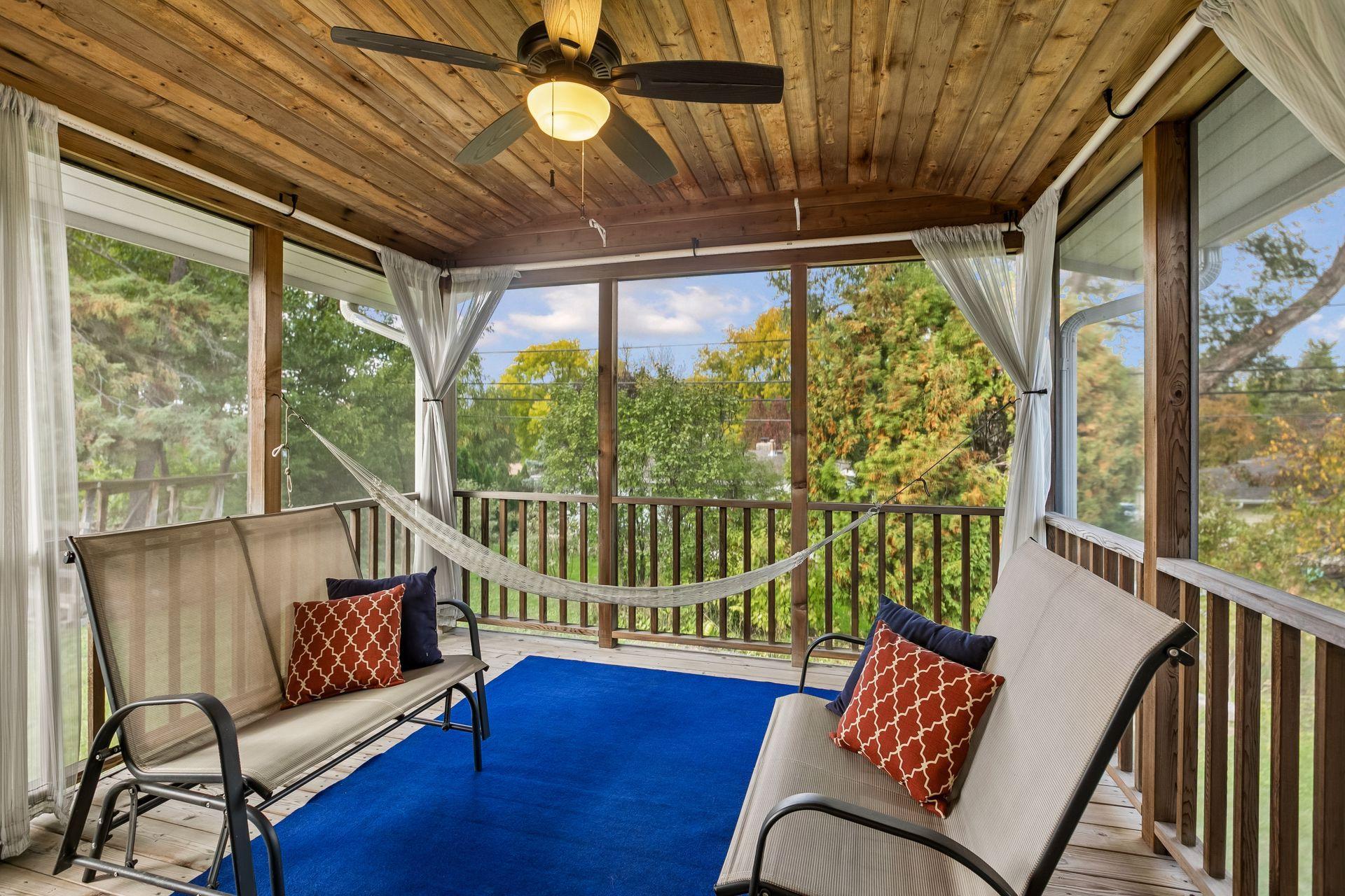 2163 Rosewood Lane S