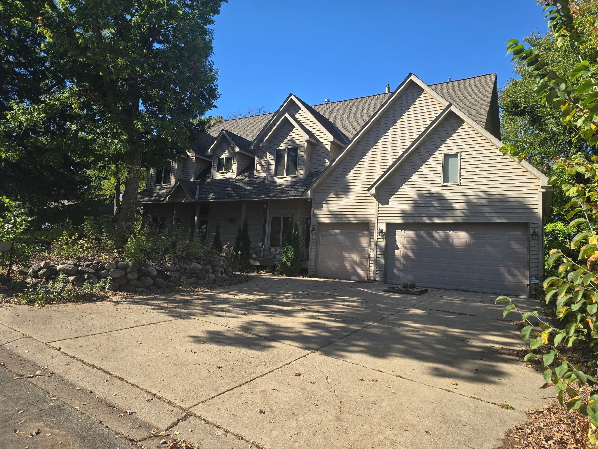 8748 Walton Oaks Drive