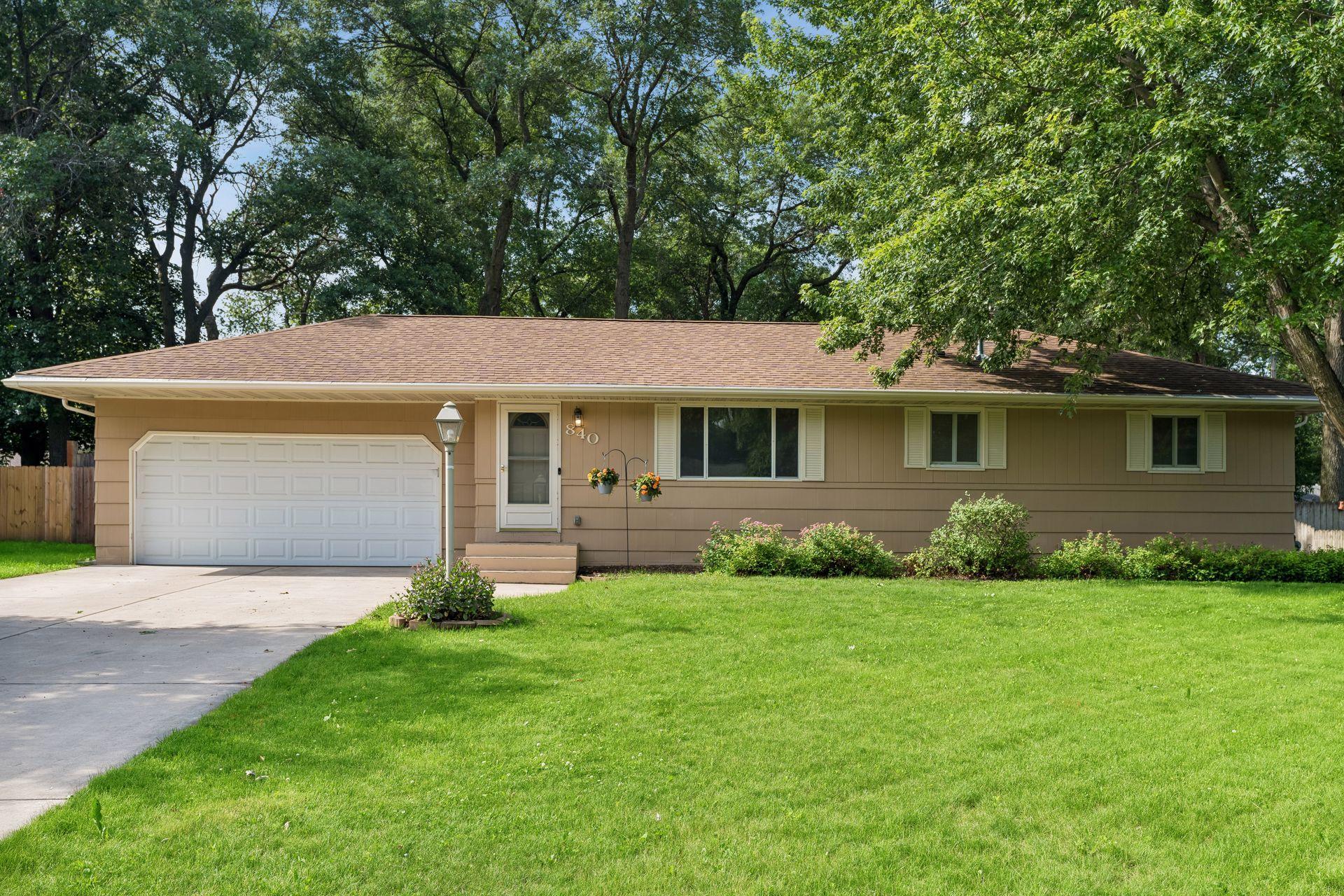 840 Oak Ridge Trail NE