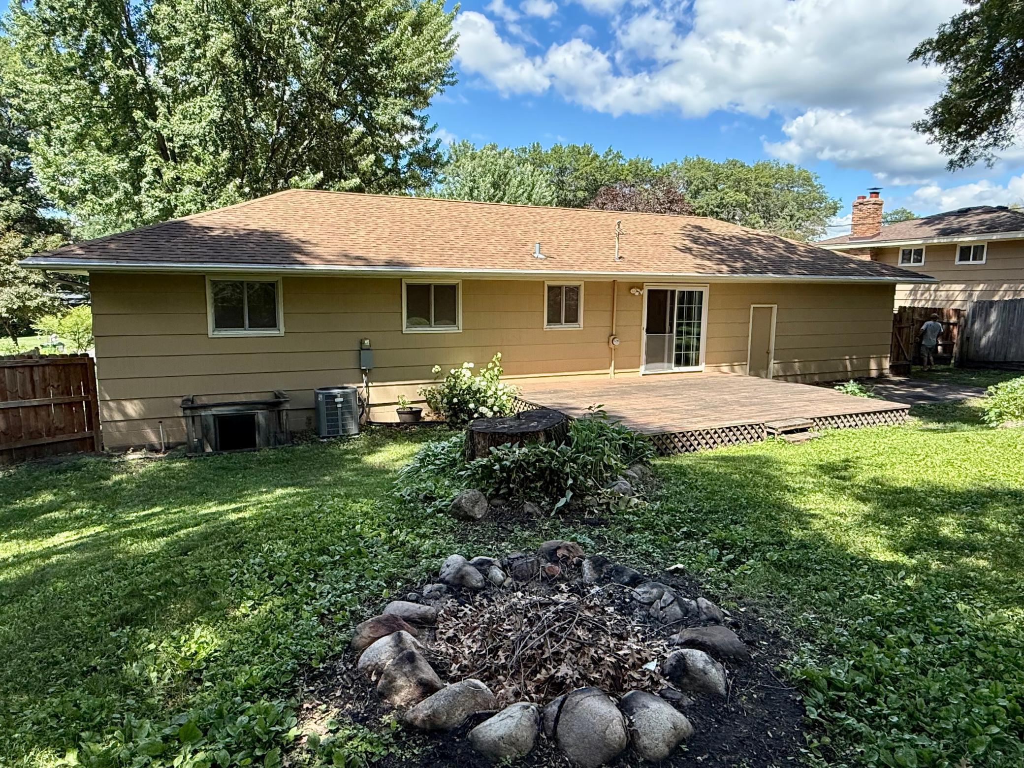 840 Oak Ridge Trail NE