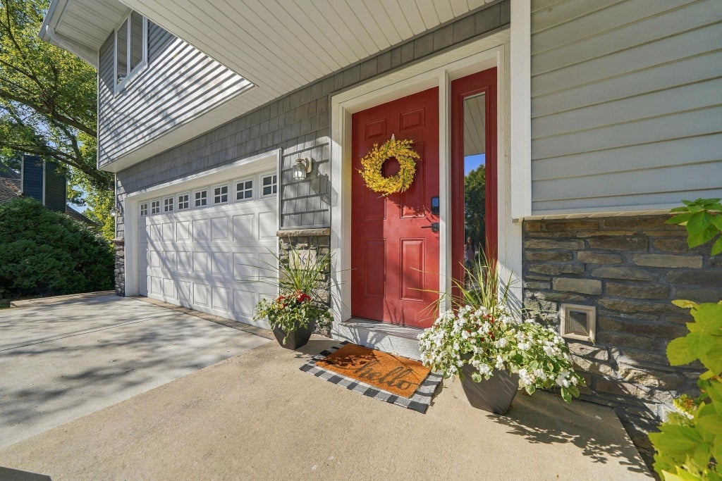 Photo of 1568 27th Avenue NW, New Brighton, MN 55112 (MLS # 7137712)